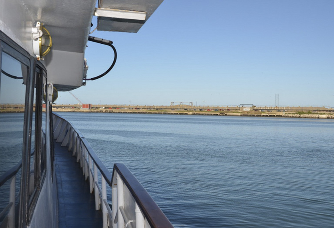 Cubierta Intermedia saliendo del puerto